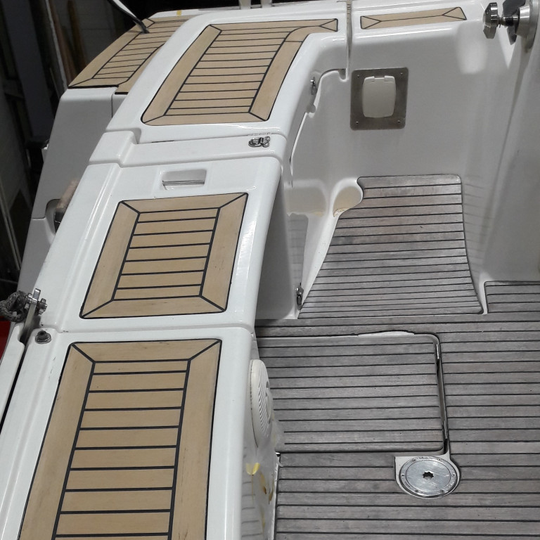 PlasDECK and natural teak?